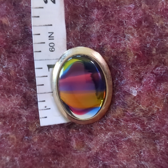 Sarah Coventry* vintage oval rainbow goldtone surrounding brooch/pin - Picture 4 of 5